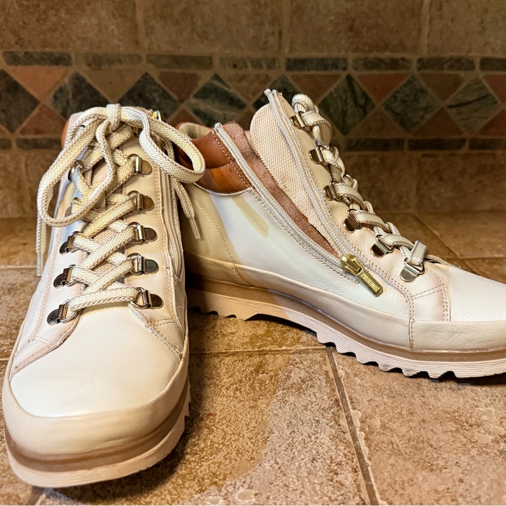 Pikolinos Vigo Womens Cream Zip Up Casual Boots